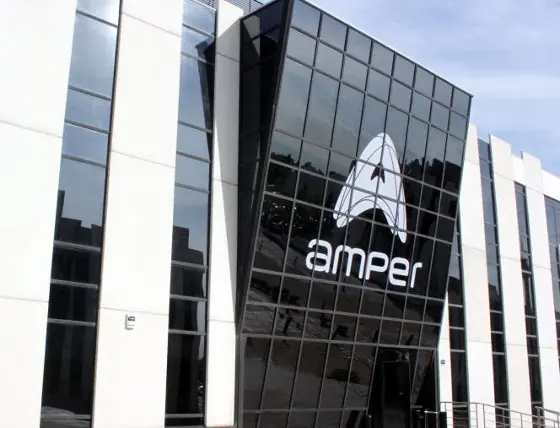 Amper pasa de pérdidas a ganancias: 4,3 millones en el semestre