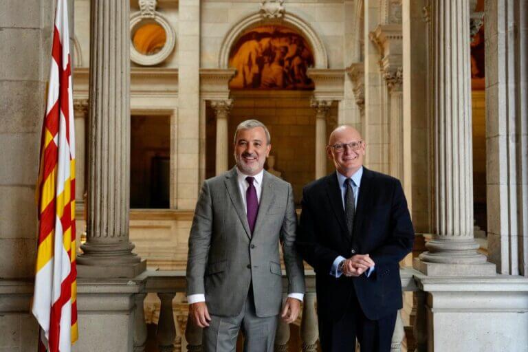 Jaume Collboni, alcalde de Barcelona, Jaume y John Hoffman, consejero delegado de GSMA
