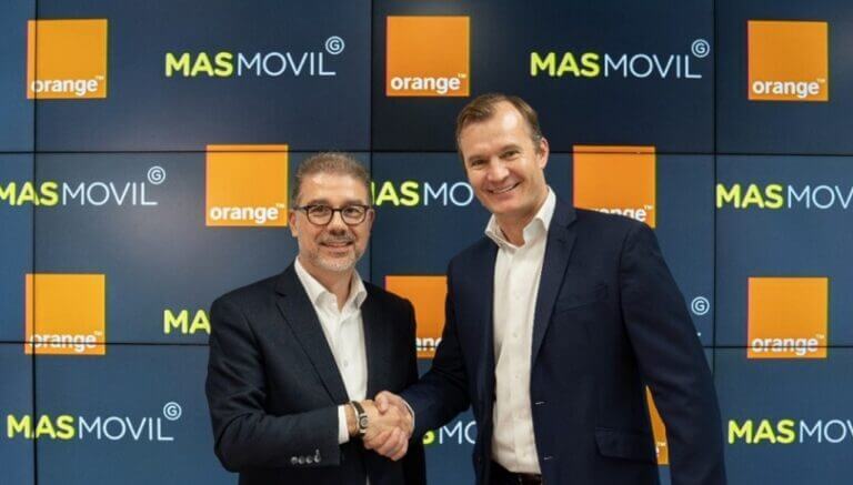 Firma JV Ludovich Pech (CEO Orange España) y Meinrad Spenger (CEO MASMOVIL)