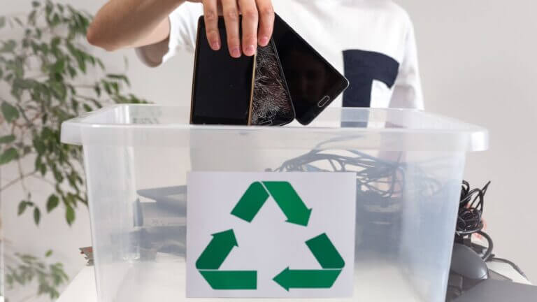 Acuerdo Milanuncios y Movistar para el reciclaje de móviles