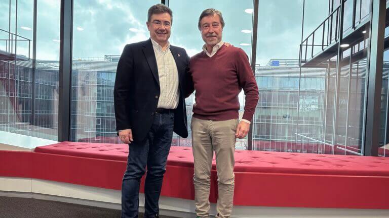 Vodafone España compra Sercom