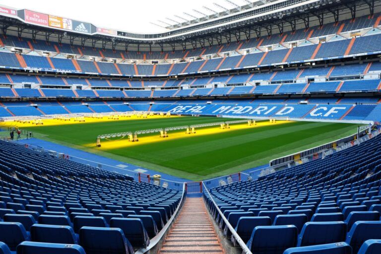 Orange refuerza la cobertura móvil en el Bernabéu