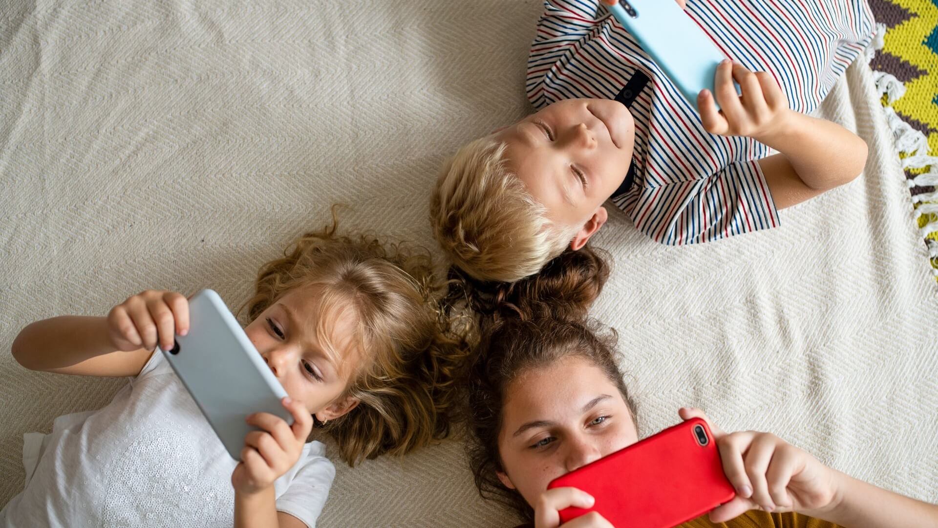 Móviles e infancia: uso a edades cada vez más tempranas y adicción