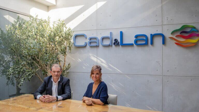 Esther Coloma, directora general de Cad&Lan, y Jesús Manzano, CEO de Grupo Etra.