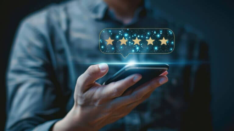 Internet y telefonía móvil repiten como los servicios mejor valorados por los españoles