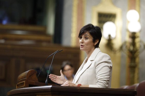 La ministra de Vivienda y Agenda Urbana, Isabel Rodríguez, durante su comparecencia ante el Pleno del Congreso de los Diputados. (Congreso)