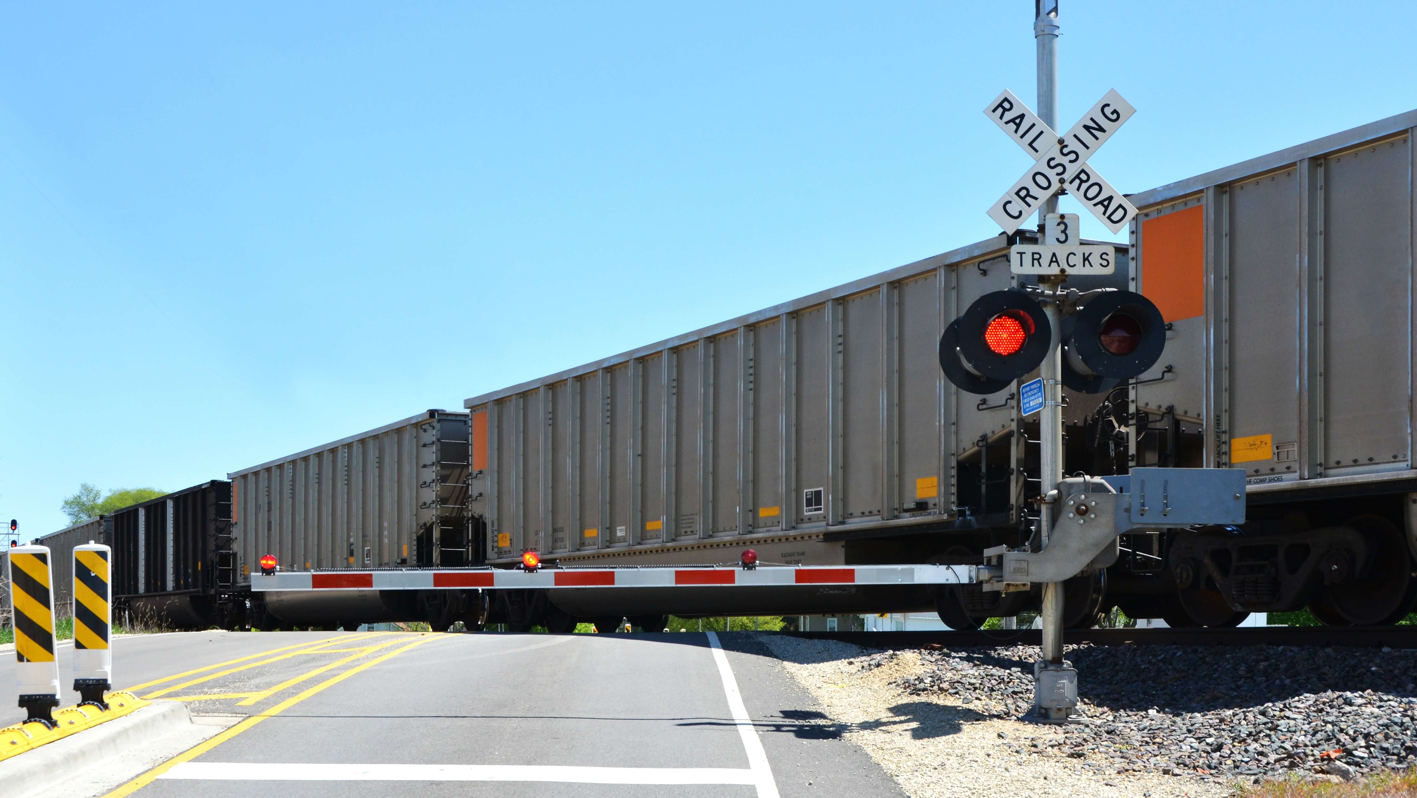 Hitachi Rail modernizará el acceso ferroviario al Puerto de Sevilla para potenciar el transporte de mercancías