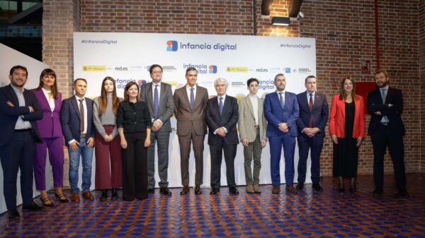 Uno de cada diez menores sufre ciberacoso en España, según el mayor estudio mundial sobre infancia digital