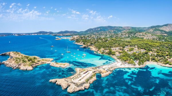 Cellnex inicia el despliegue de la primera red autonómica de radio digital DAB+ en Baleares