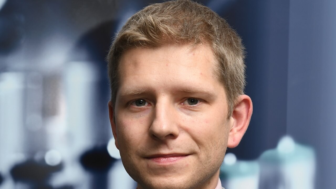 Tobias Thelemann, director de producto para componentes mecánicos e instalación eléctrica en reichelt elektronik