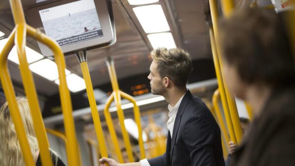 Telefónica impulsa la digitalización industrial con proyectos en CAF y Grupo Gallo