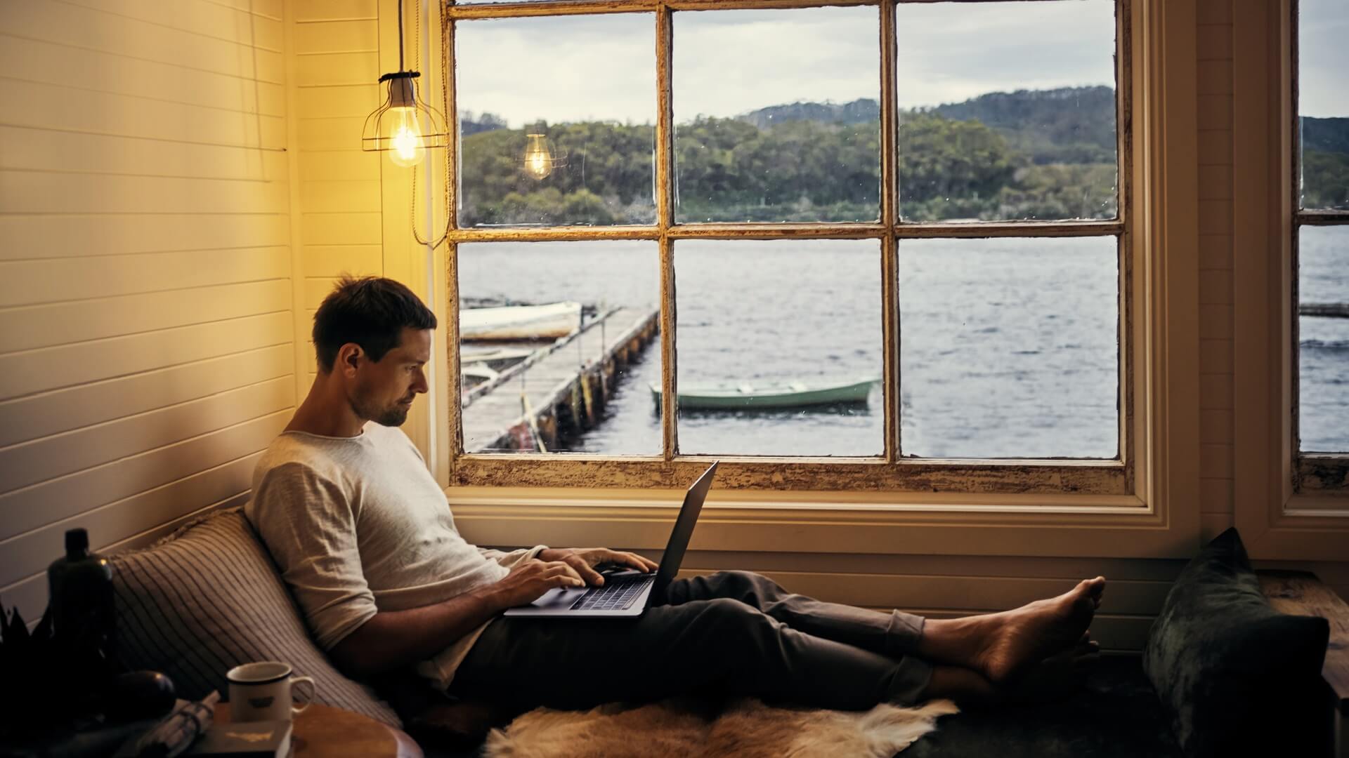 Adamo permite contratar fibra y móvil y no pagar hasta mayo