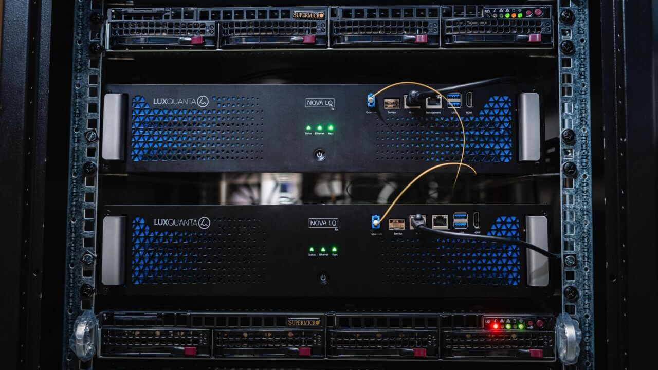 LuxQuanta pone a prueba la ciberseguridad cuántica en Madrid: claves estables a 100 km y sin fibra dedicada