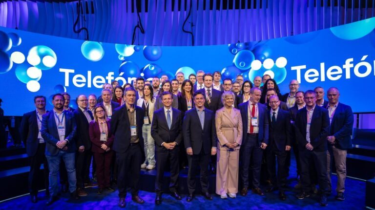 Presentación de EURO-3C en el stand de Telefónica en el MWC26.