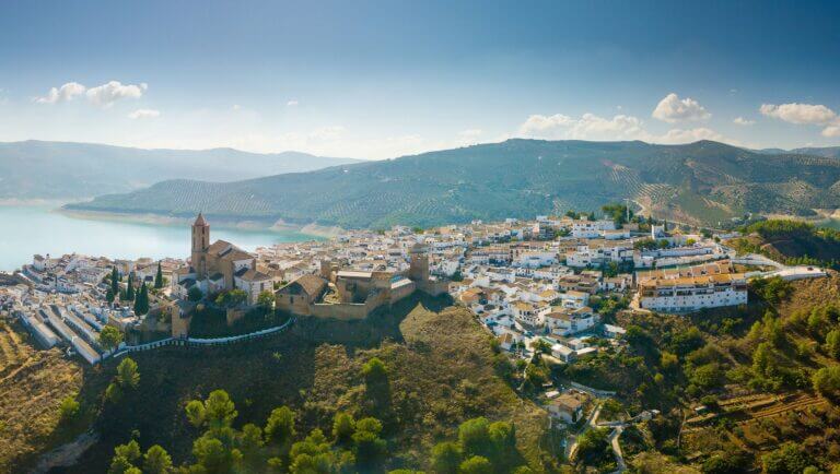 La fibra óptica impulsa el teletrabajo en Iznájar (Córdoba)