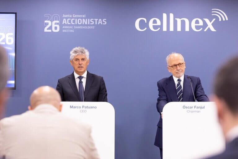 Marco Patuano y Óscar Fanjul, durante la rueda de prensa de Cellnex