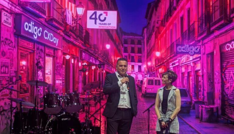 Javier Llosá y Sara Escudero en el Odigo CXDay. 40 años