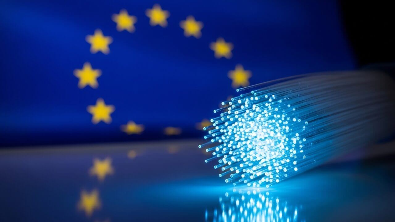 Los operadores europeos instan a acelerar la transición a la fibra, pero de otra manera