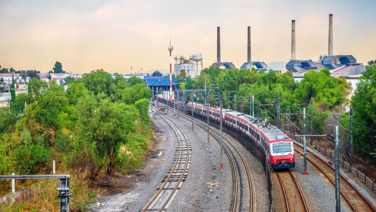 México extiende la conexión TETRA de su nuevo tren suburbano