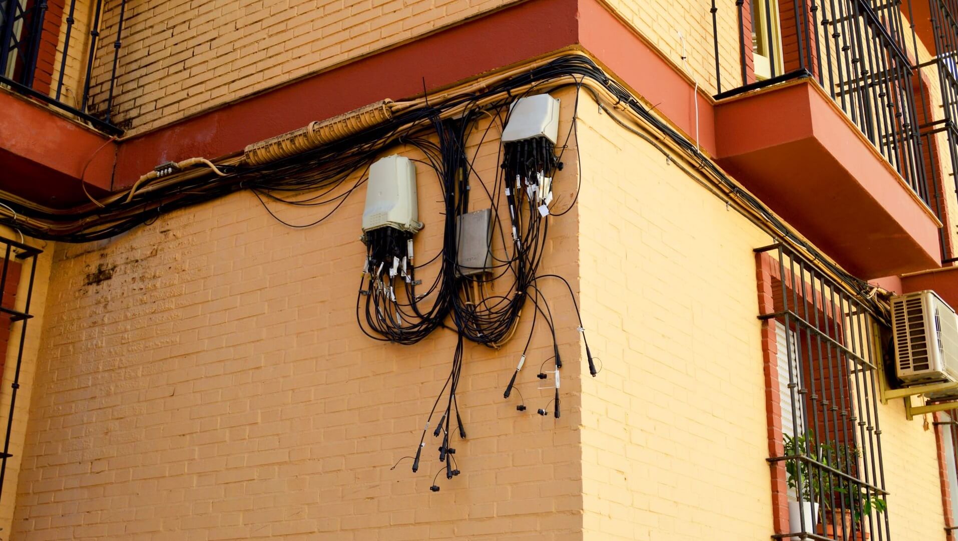 Consulta pública de la CNMC sobre segunda oferta de acceso a los ductos de Telefónica