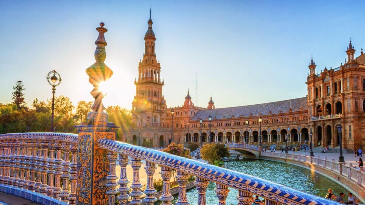 La provincia de Sevilla mejora la experiencia turística visitantes y empresas